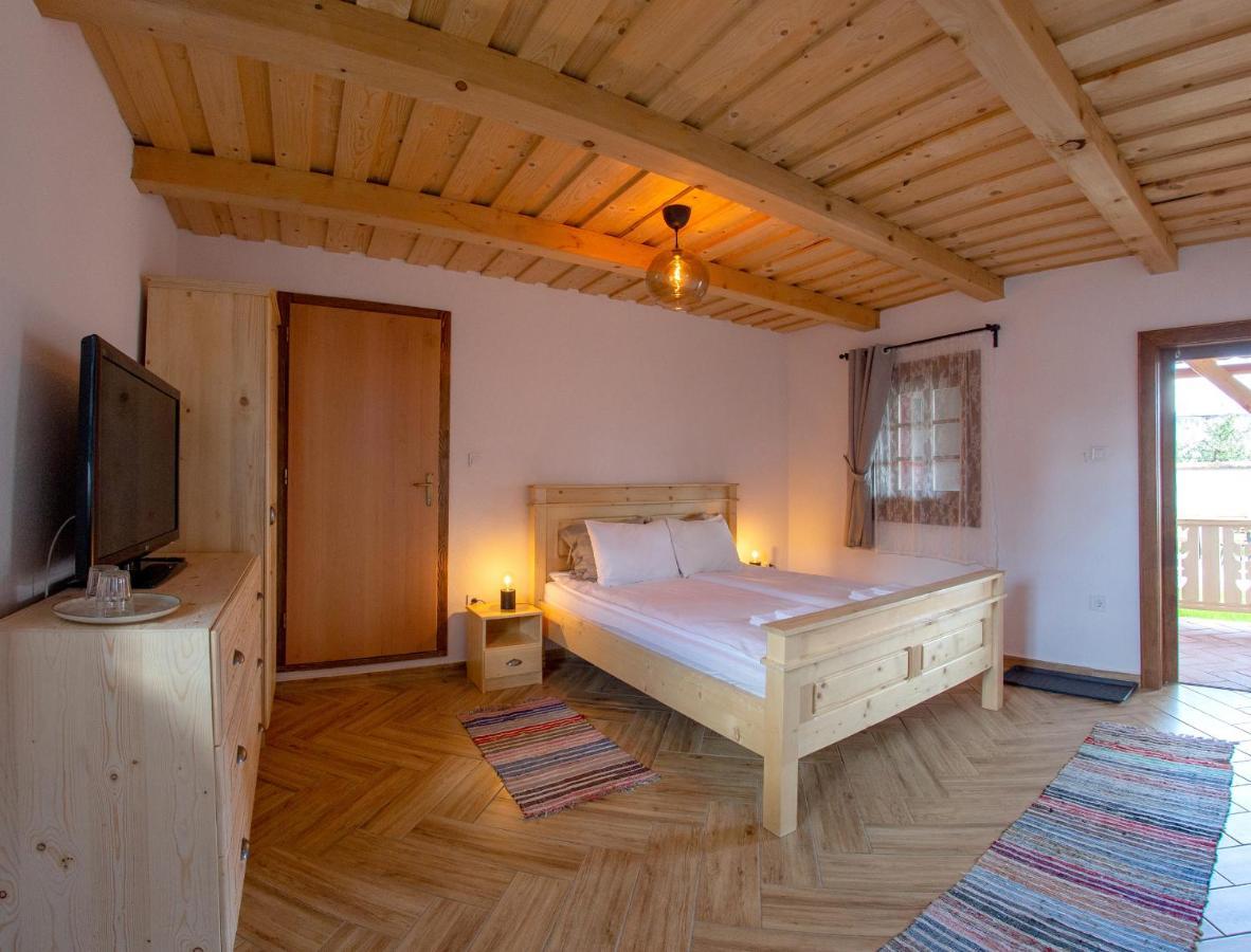 Pepi Vendeghaz - Casa De Oaspeti Pepi Joseni  Экстерьер фото